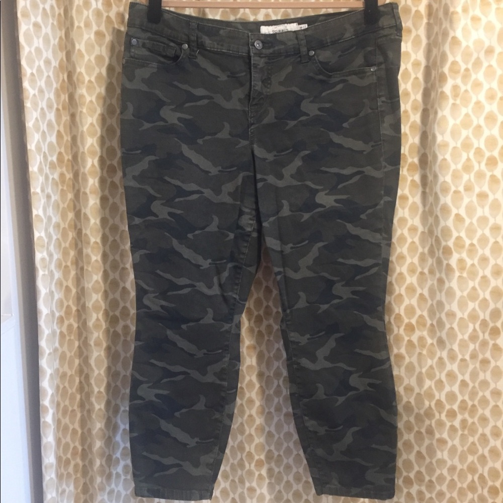 Camo Stretch Capri